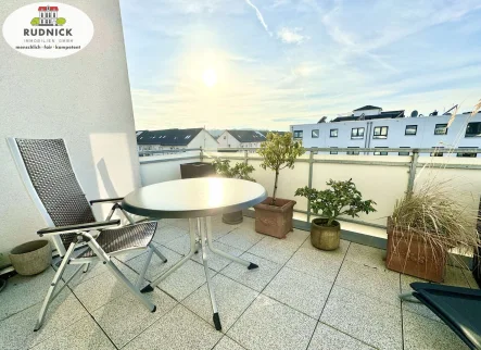 Balkon - Wohnung kaufen in Seelze - Rudnick bietet MODERN + AUFZUG: Gut geschnittene Eigentumswohnung mit guten energetischen Werten