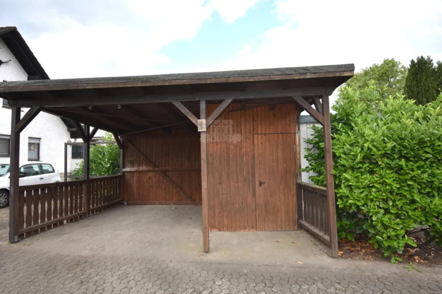 Carport (Haus 2)