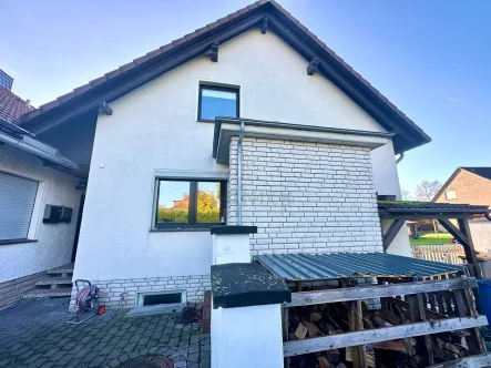 Hausansicht (Haus 2) - Haus kaufen in Wunstorf / Klein Heidorn - RUDNICK bietet 3 in 1 - EINFAMILIENHAUS + vermietetes ZWEIFAMILIENHAUS + BAUGRUNDSTÜCK