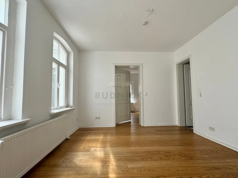 Arbeitszimmer / Durchgangszimmer