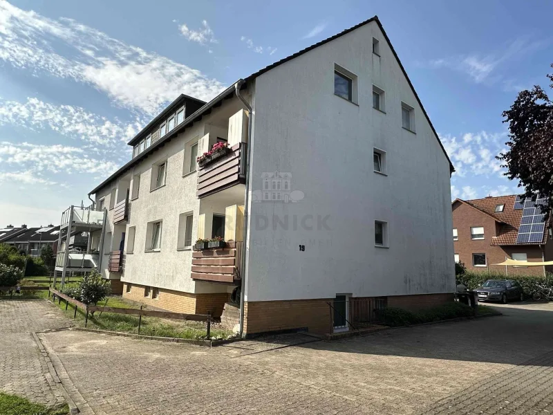 Hausansicht.jpg - Wohnung kaufen in Wunstorf / Luthe - RUDNICK bietet RENDITE oder LEBENSQUALITÄT: 3-Zimmer-Wohnung für Anleger und Selbstnutzer