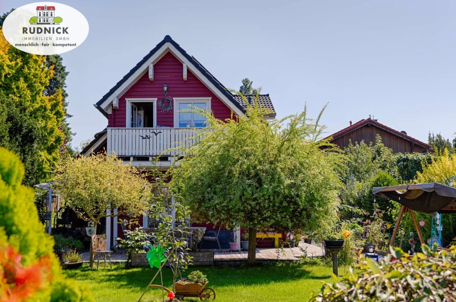 Hausansicht - Haus kaufen in Wunstorf / Steinhude - RUDNICK bietet LEBEN WIE URLAUB: Urgemütliches Schwedenhaus in 1a Lage von Steinhude