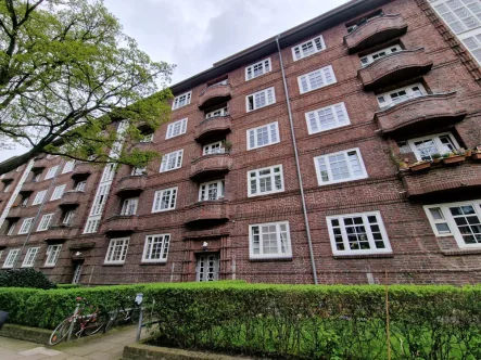 Hausansicht - Wohnung mieten in Hamburg - Altbaucharme mit hohen Decken & Diele in ruhiger Lage! Hamburg-Klassiker