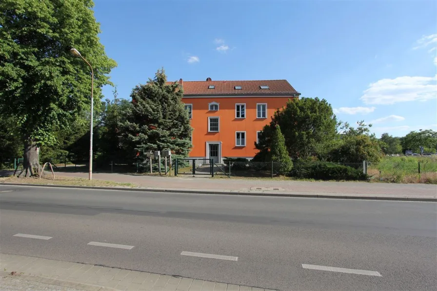Hausansicht - Haus kaufen in Schwielowsee - Schönes Mehrfamilienhaus im Ortskern von Caputh