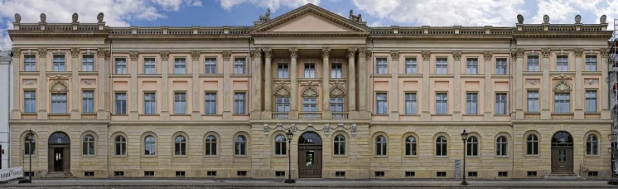 Brockessches Palais Fassade - Büro/Praxis mieten in Potsdam - Die BELETAGE im Brockesschen Palais. Arbeiten und Leben wie ein Kaiser