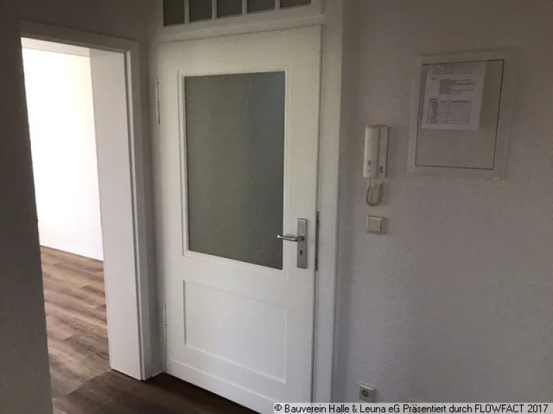 Flur - Wohnung mieten in Bitterfeld - Sanierte 2-Raum-Wohnung in begrünter Umgebung mit ruhiger Lage!!!