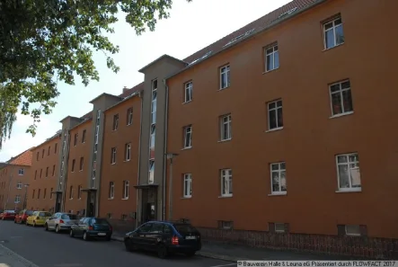 Vorderansicht - Wohnung mieten in Halle (Saale) - Wohnen im Süden von Halle! Ruhig aber trotzdem zentral gelegene 2 Raumwohnung mit Dusche