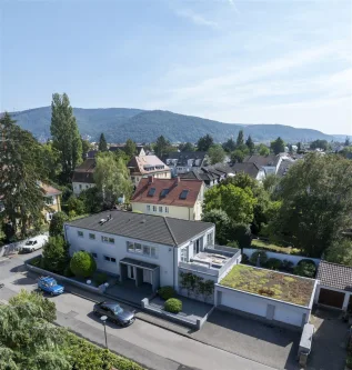 Hausansicht . Straßenseite - Wohnung kaufen in  Heidelberg - Einzigartige 8-Zimmer-Maisonette in  moderner Stadtvilla: Begehrte Lage in Heidelberg-Neuenheim