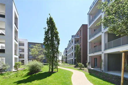 Außenansicht - Wohnung mieten in Schwetzingen - Erstbezug zur Miete in den SCHWETZINGER HÖFEN: 3-Zimmer-Wohnung im 4. OG mit Ost-Loggia.