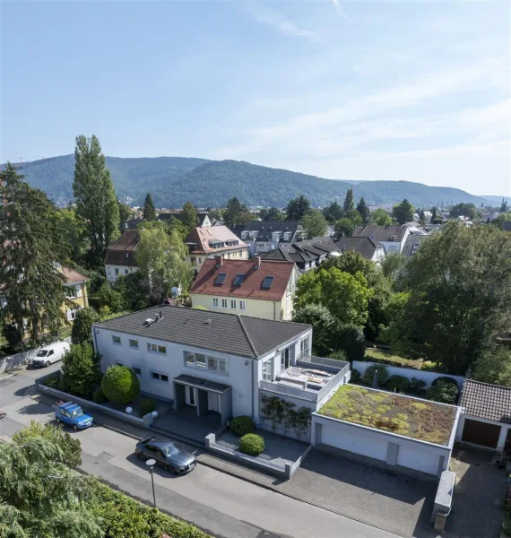 Hausansicht . Straßenseite - Haus kaufen in  Heidelberg - Einzigartige 8-Zimmer-Maisonette in  moderner Stadtvilla: Begehrte Lage in Heidelberg-Neuenheim