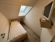 kleines Schlafzimmer DG