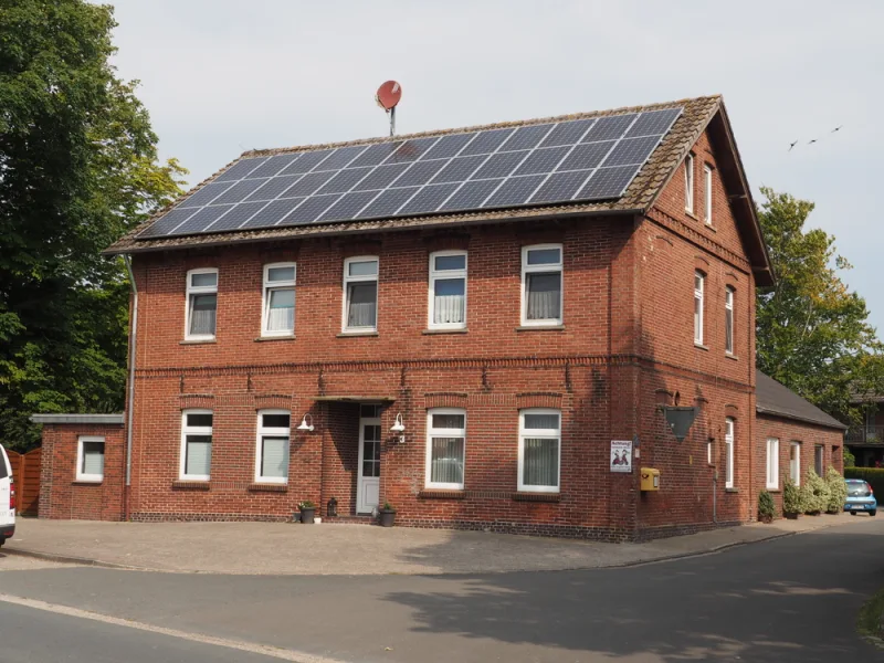 Außenansicht II - Wohnung mieten in Wangerland - Großzügige Familienwohnung im Altbau mit Gartennutzung