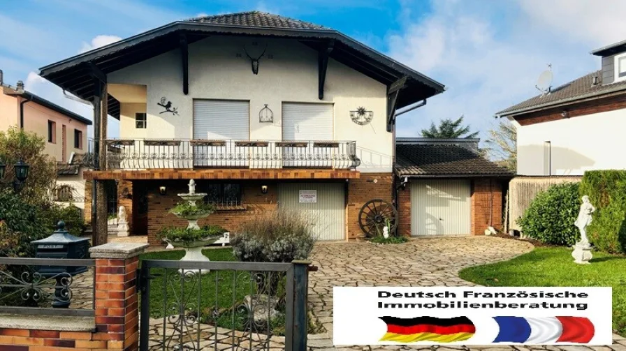 Ansicht - Haus kaufen in Schoeneck - Freistehendes Einfamilienhaus mit Garage in Schoeneck