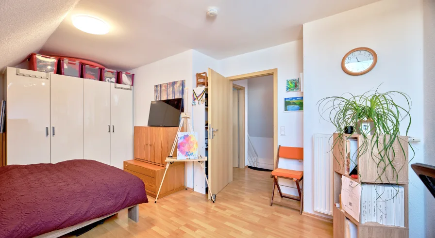 großzügiges Elternschlafzimmer