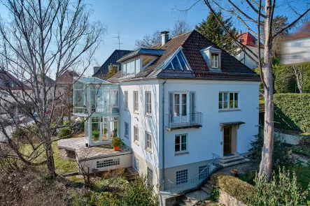 Außenansicht  - Haus kaufen in Stuttgart - ++Lenzhalde++ Mehrfamilienhaus in bevorzugter Wohnlage ++1.192 qm Grundstück++