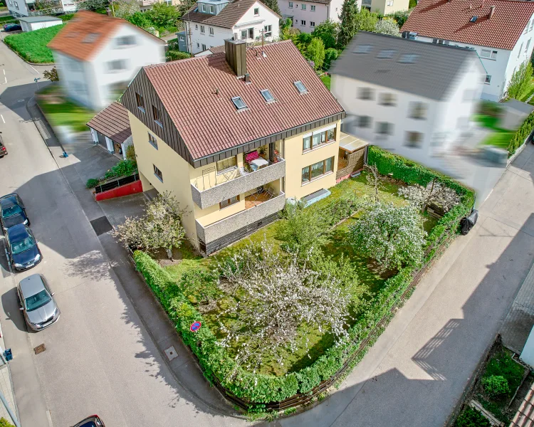 Hausansicht - Haus kaufen in Ditzingen - Charmantes Mehrgenerationen-Haus in Ditzingen: Komfortables Wohnen und kluge Investition