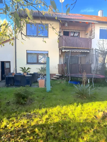 Gartenansicht - Haus kaufen in Waiblingen - Zweifamilienhaus mit Garten – Flexibel nutzbar als Generationenhaus oder Kapitalanlage