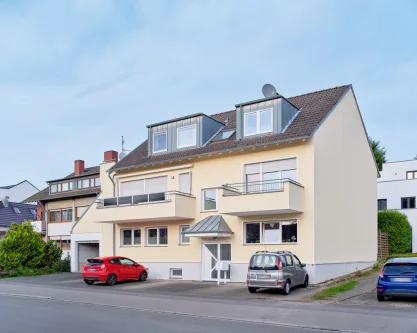 Ansicht Straße - Wohnung kaufen in Pulheim - 2-Zimmer-Wohnung in zentraler Lage in Stommeln ++Terrasse++