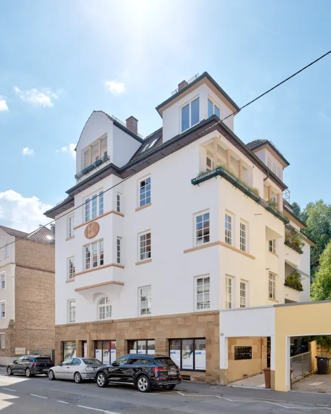 Aussenansicht - Wohnung kaufen in Stuttgart - Galeriewohnung mit phantastischem Blick +++DACHLOGGIA+++