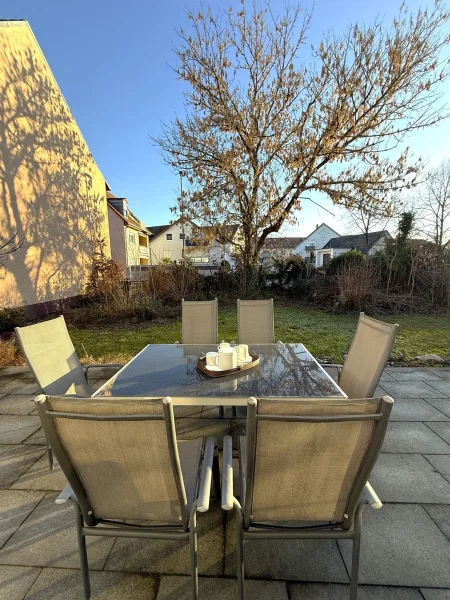 Terrasse mit Garten