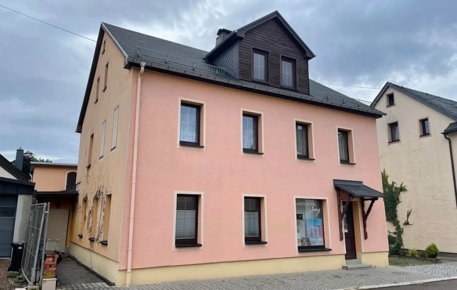  - Haus kaufen in Thalheim - Stadthaus mit zwei Wohnungen und einem Laden