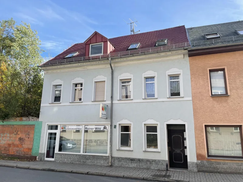 Straßenansicht - Haus kaufen in Crimmitschau - Wohn- und Geschäftshaus in Stadtnähe