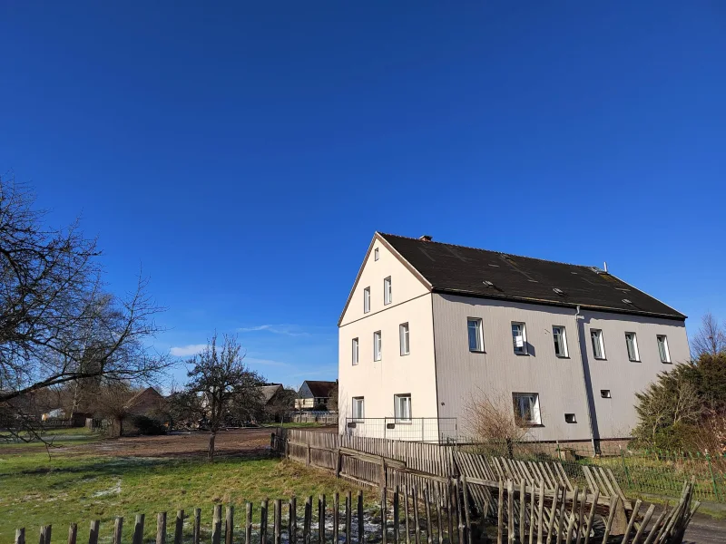 Straßenansicht - Haus kaufen in Zwickau - Großzügiges ehemaliges Bauernhaus in Crossen  