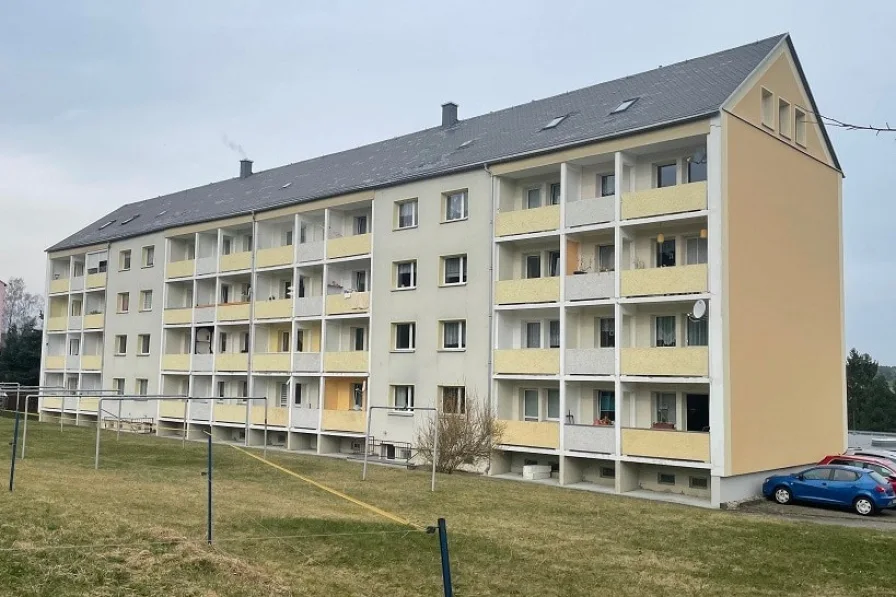 Außen_4 - Wohnung kaufen in Crottendorf - Zweiraumwohnung mit sonnigem Balkon