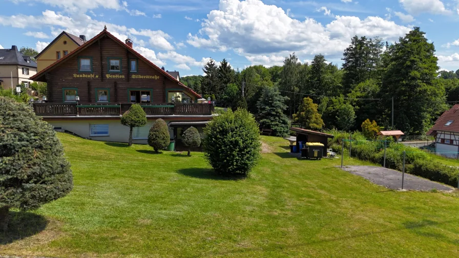 Frontalansicht - Haus kaufen in Wilkau-Haßlau - Viel Platz für alle Lebenssituationen