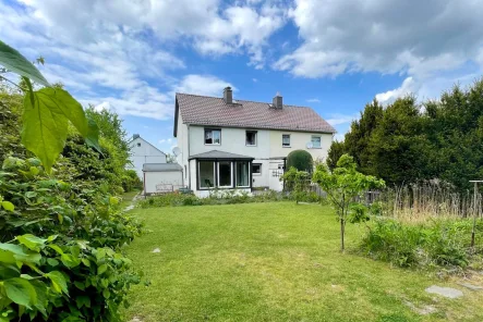 Garten / Rückansicht - Haus kaufen in Chemnitz - Charmante Doppelhaushälfte auf dem Adelsberg 