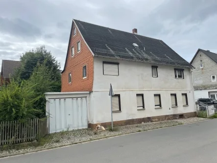 Außen Ansicht_2 - Haus kaufen in Lichtenstein - Erzgebirgstypisches Fachwerkhaus mit viel Platz zur Entfaltung