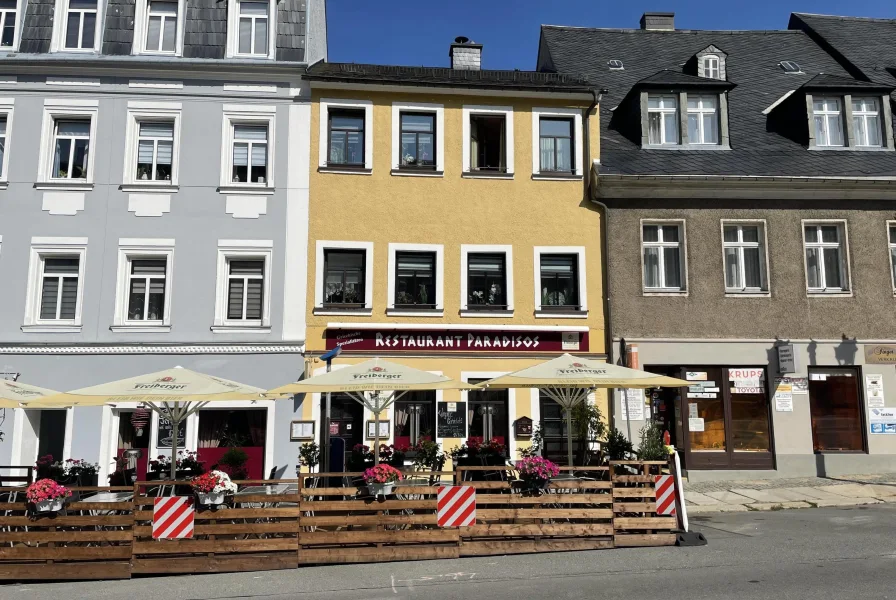 Straßenseite - Haus kaufen in Annaberg-Buchholz - Stadthaus für Eigennutzer oder als Anlage in Annaberg-Buchholz