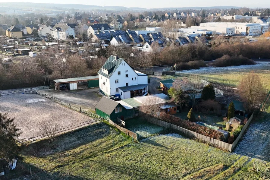 Außenansicht - Haus kaufen in Limbach-Oberfrohna - Großes Grundstück - Großes Haus - Große Möglichkeiten