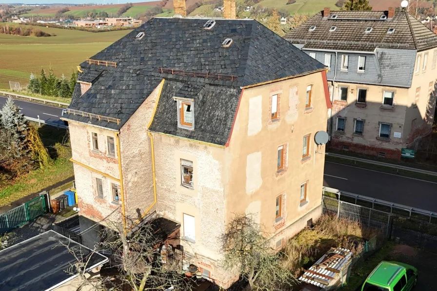 Drohnenbild - Haus kaufen in Reinsdorf - 3 Familienhaus - Reinsdorf - vielseitig nutzbar