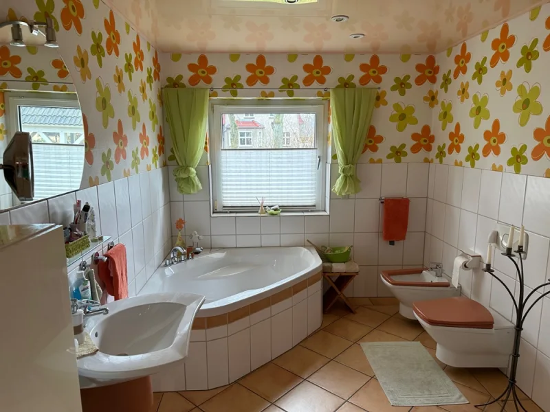 Badezimmer (EG)