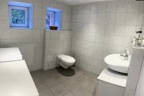 Waschküche mit WC im Untergeschoss