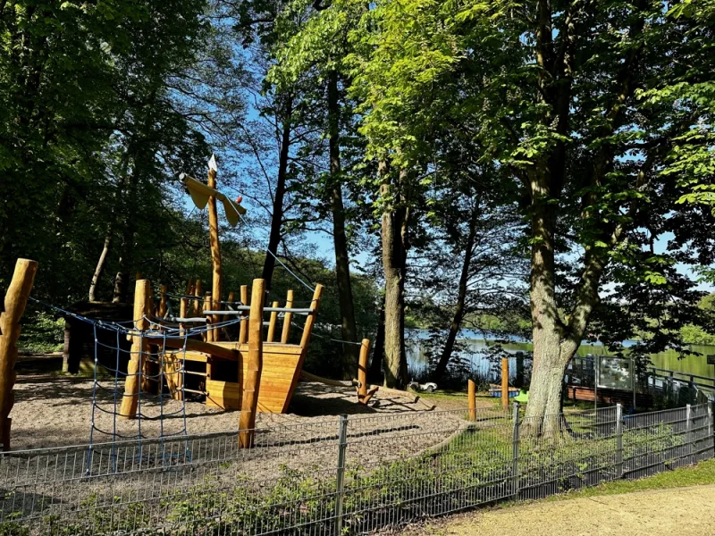 nahegelegener Spielplatz