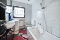 Badezimmer, Wohnung DG