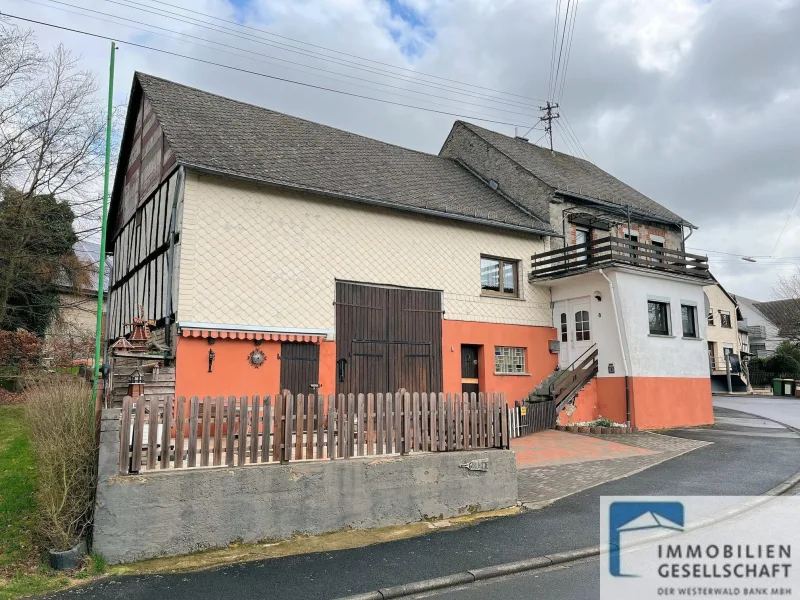 Straßenansicht - Haus kaufen in Wölferlingen - !!!Reduzierter Kaufpreis!!! Einfamilienhaus mit Scheune in zentraler Lage von Wölferlingen