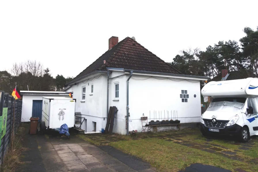 Frontansicht - Haus kaufen in Lübeck - Ein Haus für Sonnenkäfer!