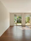 Ansicht Wohnzimmer mit Blick in den Garten