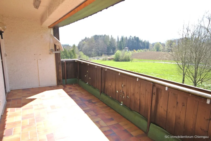 Südbalkon mit freier Aussicht