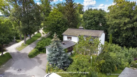 Hausansicht  - Haus kaufen in Traunstein - Bevorzugte Lage direkt am "Guntramshügel" Nähe Klinikum! 1.000 m² Grund, bebaut mit Einfamilienhaus