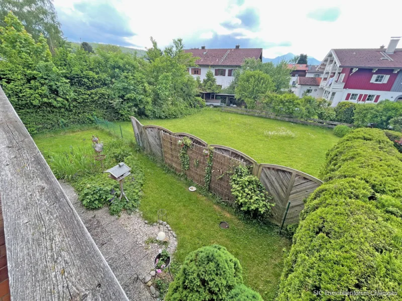 kompletter Garten - Haus kaufen in Vachendorf - Doppelhaushälfe in Vachendorf mit großzügigem Garten.