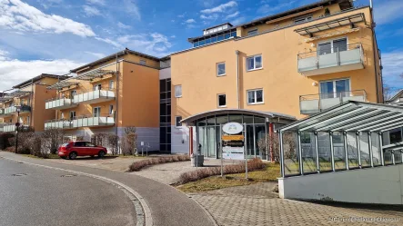 Außenansicht - Wohnung kaufen in Traunstein - Jetzt schon an später denken! Herrliches Penthouse im Kirschgarten - Service Wohnen 55+