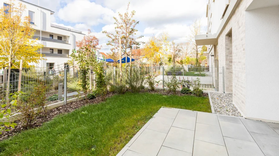 Terrasse mit Gartenanteil 2