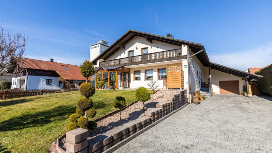 Außenansicht - Haus kaufen in Pilsting - Gepflegtes Wohnhaus mit vielfältigen Nutzungsmöglichkeiten in ruhiger Lage
