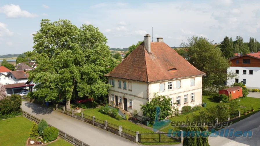 Ansicht - Haus kaufen in Simbach / Haunersdorf - ***Historische Dorfschule Nähe Landau/Isar Teilverkauf möglich!***