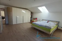 Schlafzimmer DG 