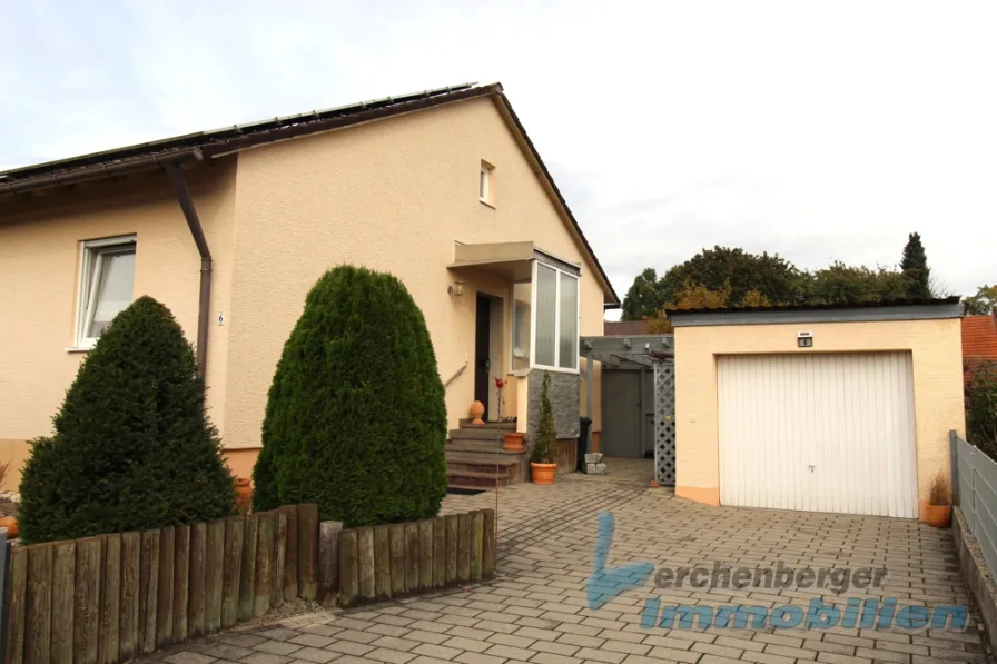 Hausansicht.jpg - Haus kaufen in Eichendorf - ***Einfamilienhaus mit Garten in ruhiger Lage von Eichendorf***